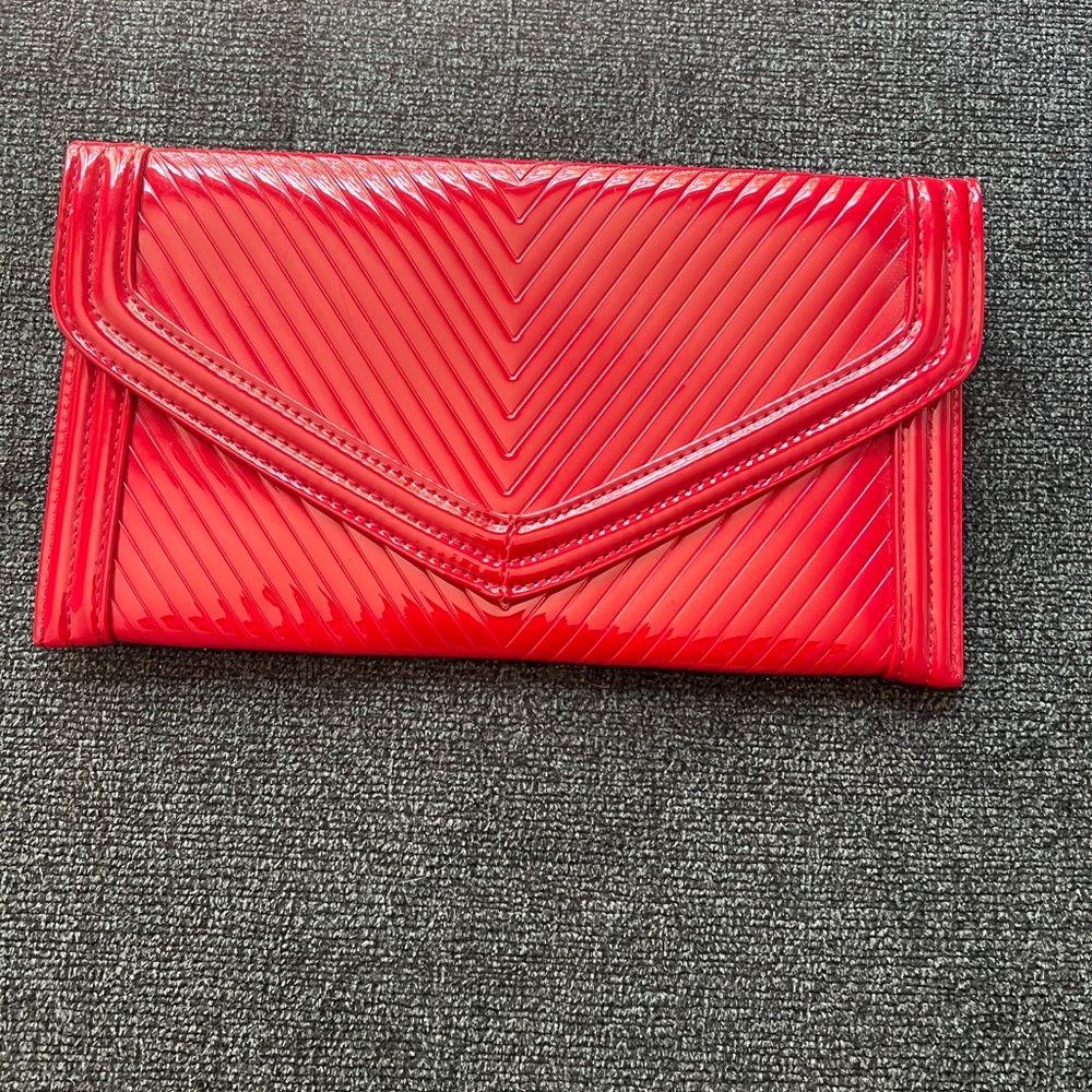 Red clutch